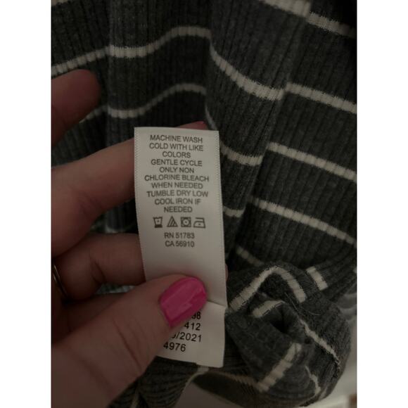 Maurices Ribbed Top Gray White Striped Cutout Peekaboo Ruched Long Sleeve 1X - Picture 8 of 11